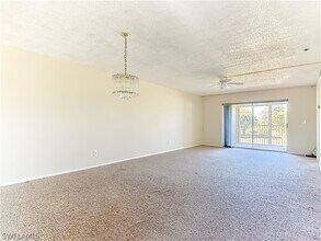 5635 Rattlesnake Hammock Rd in Naples, FL - Building Photo - Building Photo