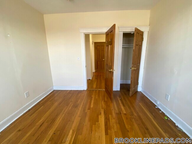352 Riverway in Boston, MA - Building Photo - Building Photo