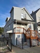 3045 N Kedzie Ave in Chicago, IL - Building Photo - Building Photo