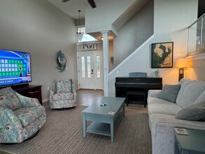 13968 Lake Point Dr in Clearwater, FL - Building Photo - Building Photo