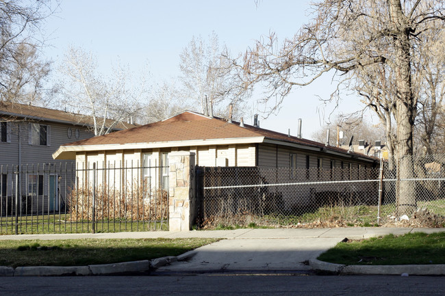 Country Oaks Apartments in Salt Lake City, UT - Building Photo - Building Photo