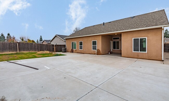 5119 W Michigan Ave in Fresno, CA - Building Photo - Building Photo