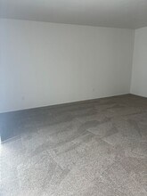 5049 Charmian Dr in Santa Rosa, CA - Building Photo - Building Photo