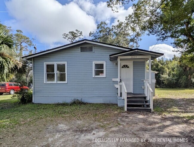 2429 Schumacher Ave in Jacksonville, FL - Building Photo - Building Photo