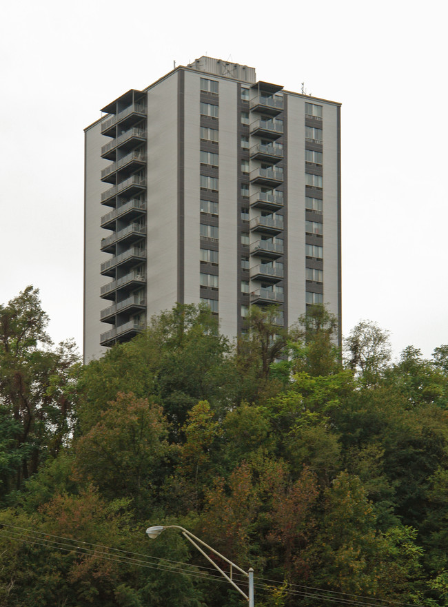 Imperial Tower in Charleston, WV - Building Photo - Building Photo