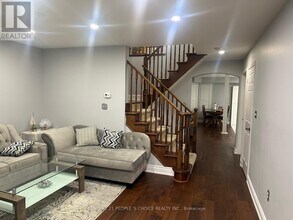 1657 Samuelson Cir in Mississauga, ON - Building Photo - Building Photo