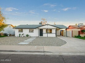 925 E 7th Dr in Mesa, AZ - Building Photo