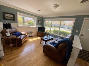 18 Broadmoor Rd in South Kingstown, RI - Building Photo - Building Photo