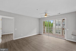 21850 Locomotive Terrace in Sterling, VA - Building Photo