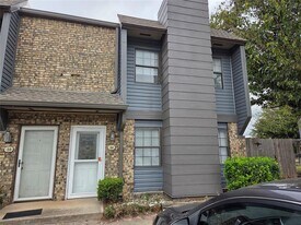 401 SE 12th St in Norman, OK - Building Photo