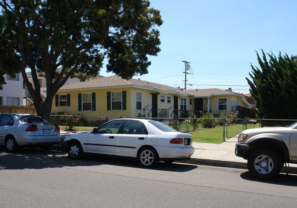 961-965 Tourmaline St in San Diego, CA - Building Photo