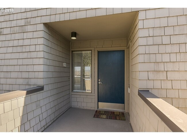 5858 S Riveridge Ln in Portland, OR - Building Photo - Building Photo