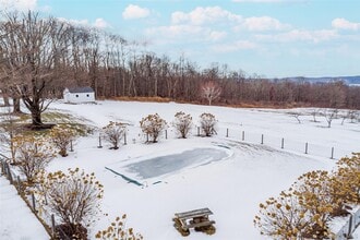 159 Old Quaker Hill Rd in Pawling, NY - Building Photo - Building Photo