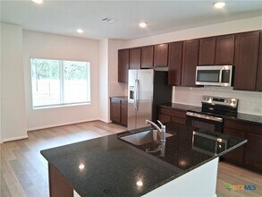 253 Villars Dr in Salado, TX - Building Photo - Building Photo