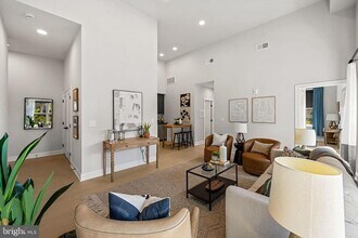 600 N Howard St in Baltimore, MD - Foto de edificio - Building Photo