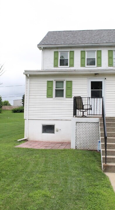 52 Centennial St in Collegeville, PA - Building Photo