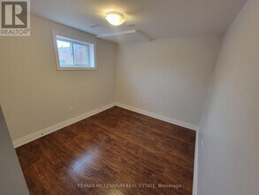 77 Ashford Ct in Brampton, ON - Building Photo - Building Photo