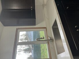 17450 SE Mill St in Portland, OR - Building Photo