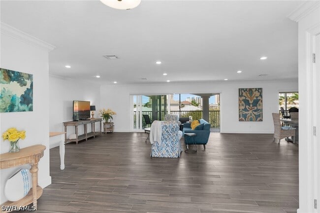 1020 Swallow Ave in Marco Island, FL - Building Photo - Building Photo