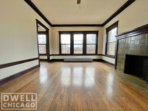 2414 N Sawyer Ave, Unit 2428-2E in Chicago, IL - Building Photo - Building Photo