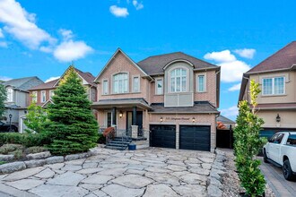1 Via Borghese St in Vaughan, ON - Building Photo - Building Photo