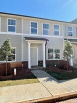 585 McWilliams Rd SE in Atlanta, GA - Building Photo