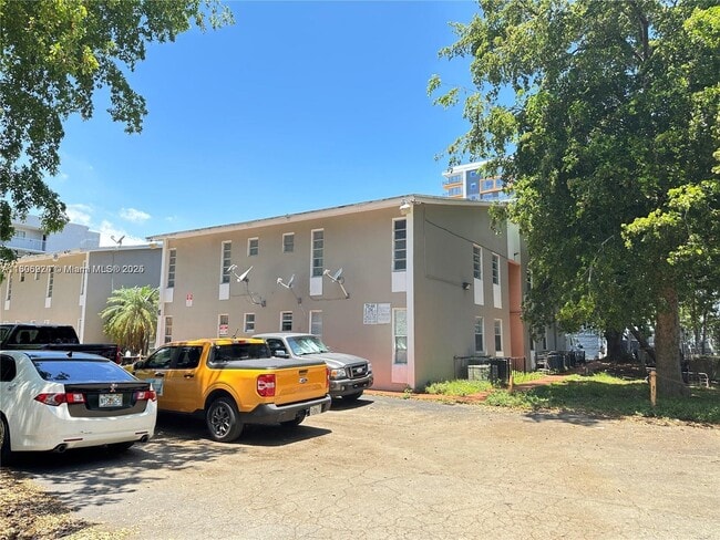 1525 NW 19th Terrace in Miami, FL - Building Photo - Building Photo