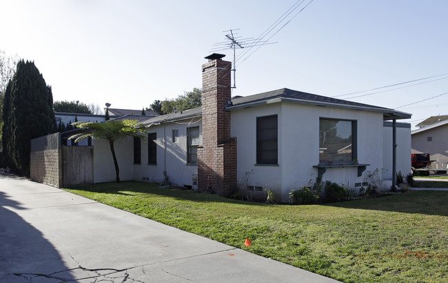 2118 Santa Ana Ave in Costa Mesa, CA - Building Photo - Building Photo