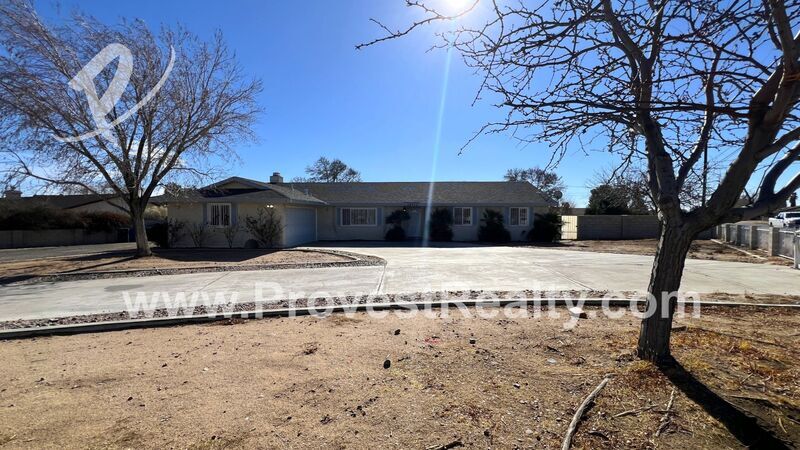 14711 Manzano Rd in Victorville, CA - Building Photo