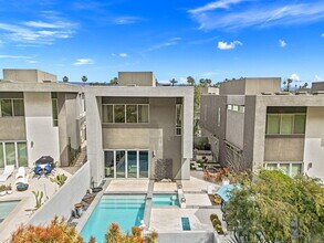 1201 Surrey Ln in Palm Springs, CA - Building Photo - Building Photo