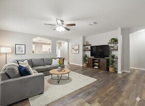 304 Paige Bend in Hutto, TX - Building Photo