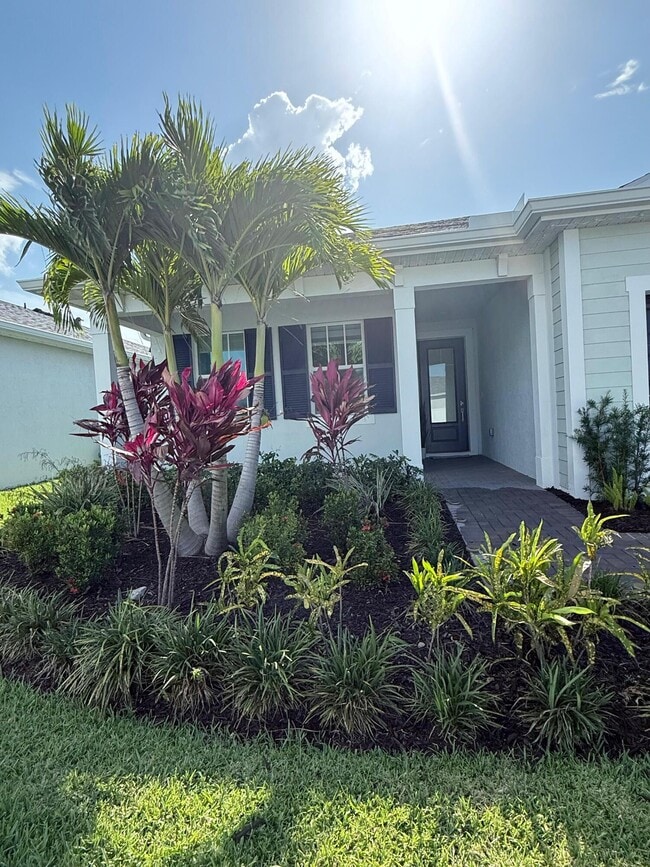 10525 SW Orana Dr in Port St. Lucie, FL - Building Photo - Building Photo