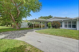 2719 NE 28th St in Lighthouse Point, FL - Foto de edificio - Building Photo