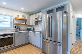 67 Mayflower Dr in Manchester, NH - Building Photo - Building Photo