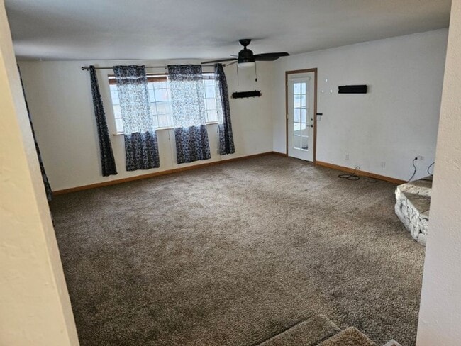 825 Hall St in Susanville, CA - Building Photo - Building Photo