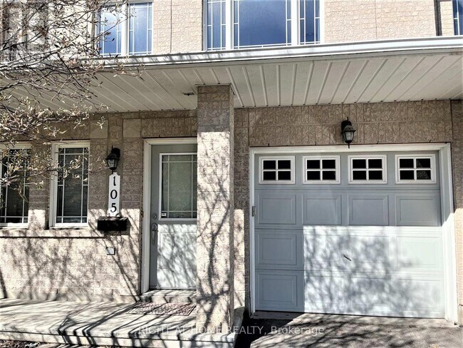 105 Tacom Cir in Ottawa, ON - Building Photo - Building Photo