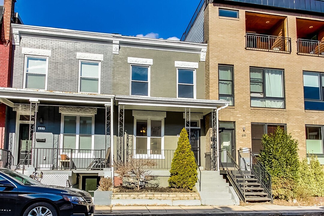 621 Harvard St NW in Washington, DC - Building Photo