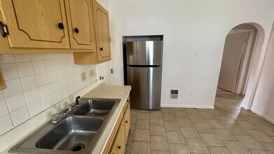 103 Garfield Ave, Unit 102 in Bridgeport, CT - Building Photo - Building Photo