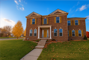 50188 Winter Garden Ct N in Canton Township, MI - Building Photo