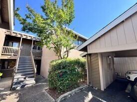 718 Dorothy Way in Auburn, CA - Building Photo