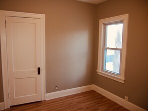 808 Dayton Ave, Unit Upper Unit in St. Paul, MN - Foto de edificio - Building Photo