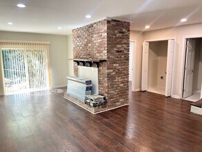 5435 Winstead Ct SW in College Park, GA - Foto de edificio - Building Photo