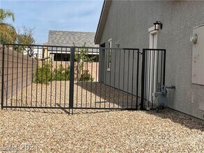 6632 Rashelda Ct in Las Vegas, NV - Building Photo - Building Photo