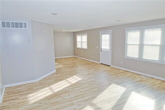 668 Gillett Rd in Spencerport, NY - Building Photo - Building Photo