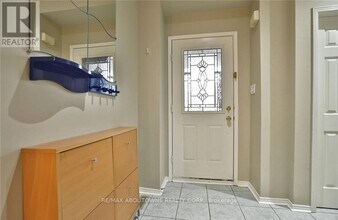 2344 Dalebrook Dr in Oakville, ON - Building Photo - Building Photo