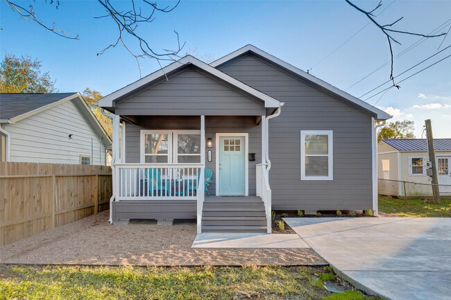 property at 113 Poinsetta Ln