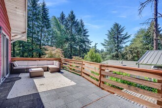 1212 SE Oak Grove Blvd in Milwaukie, OR - Building Photo - Building Photo