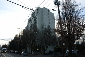 Marshall Union Manor in Portland, OR - Building Photo - Building Photo