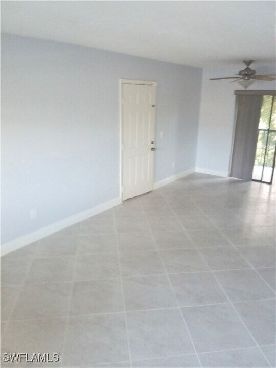 1460 Green Valley Cir in Naples, FL - Building Photo