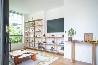 1201 Kearny St NE, Unit 101 in Washington, DC - Foto de edificio - Building Photo